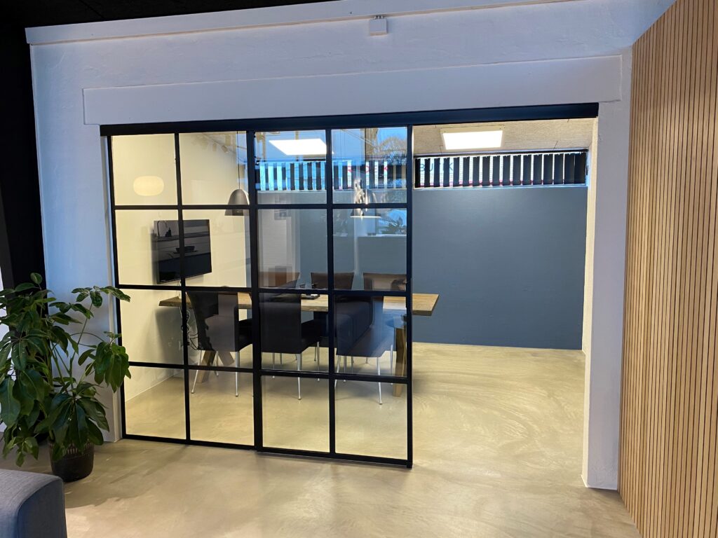 New yorker væg med skydedør fra Innsteel