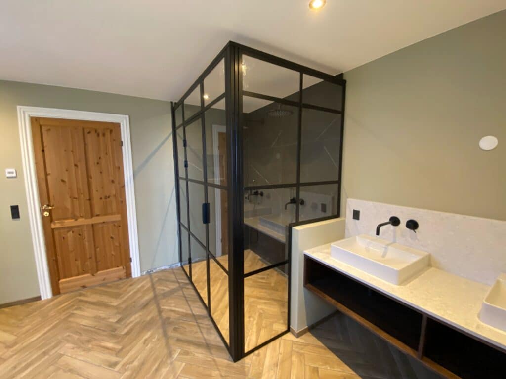 New Yorker skydedør til bad og bruseniche fra InnSteel