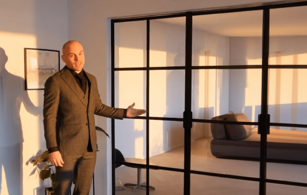 Mark O Madsen New Yorker væg