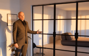 Mark O Madsen New Yorker væg