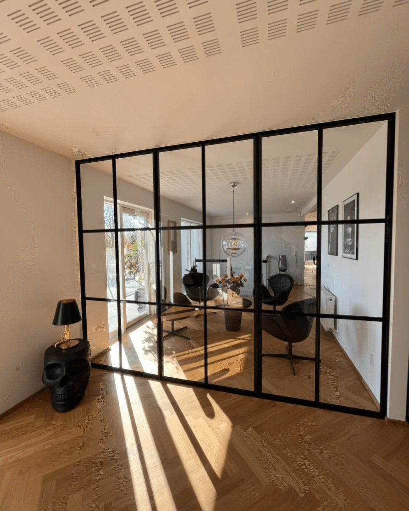 New yorker væg med dør fra Innsteel. Håndlavet i dansk kvalitet